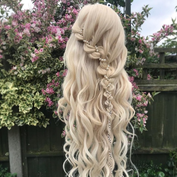 Accessories - Blonde Wavy Full Head Clip in Extension